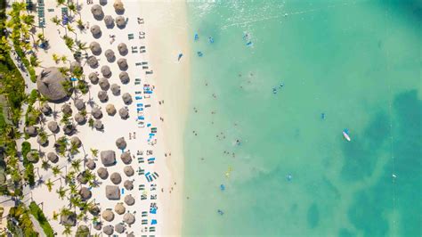 The top 10 things to love about Barcelo Aruba.